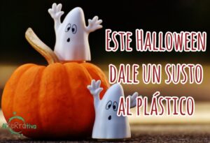 Imagen con fantasmas y una calabaza que dice: Dale un susto al plástico